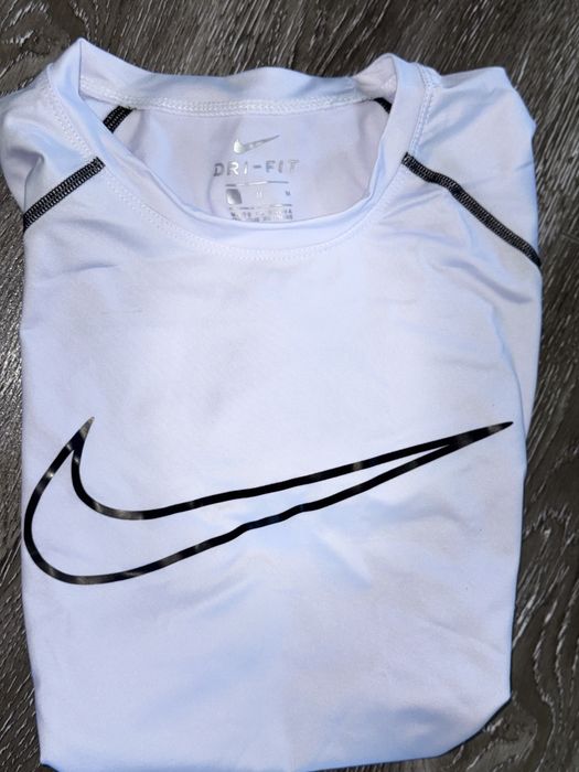 Tricou compresed nike