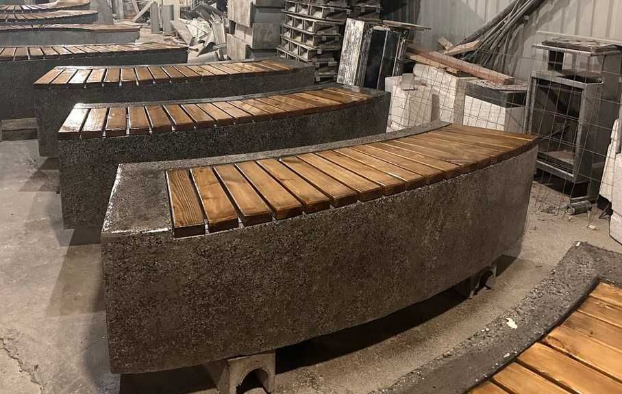 Скамейка мраморная, бетонная скамейка и урна в наличии