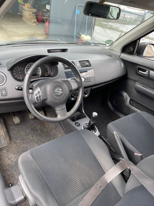 Vand Suzuki Swift 1.3 benzina adus din germania