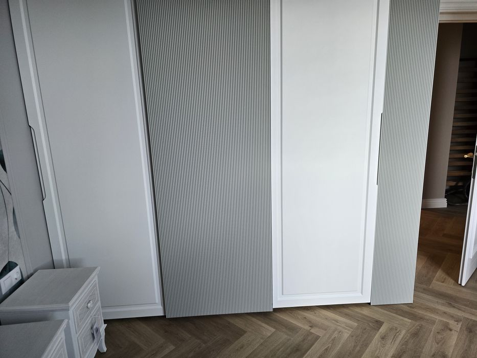 Mobilă la comandă!