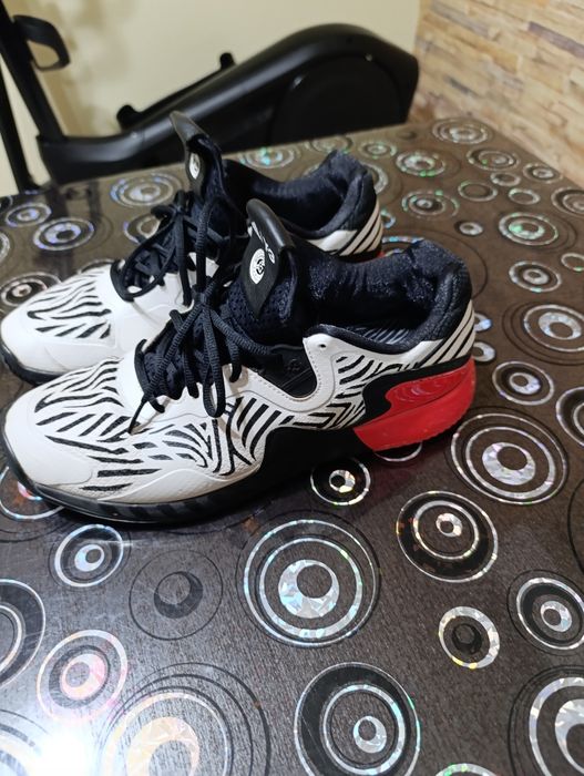 Маратонки Адидас