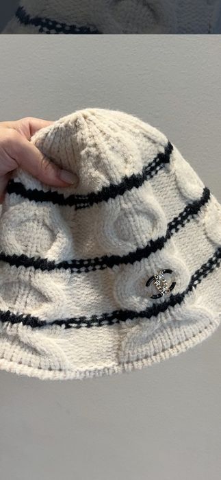 Pălărie Chanel model 2026