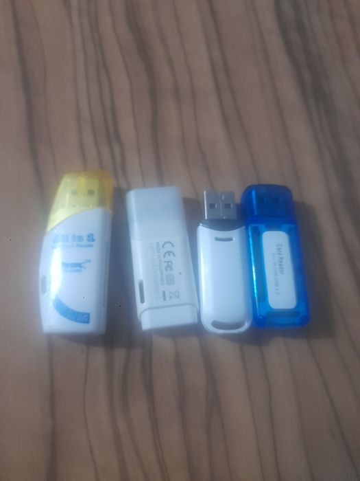 Флешки продаються