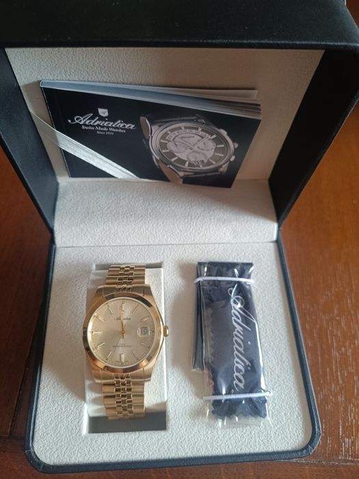 Часовници INVICTA PRO DIVER AUTOMATIC 8926 и Adriatica A1299.1111Q