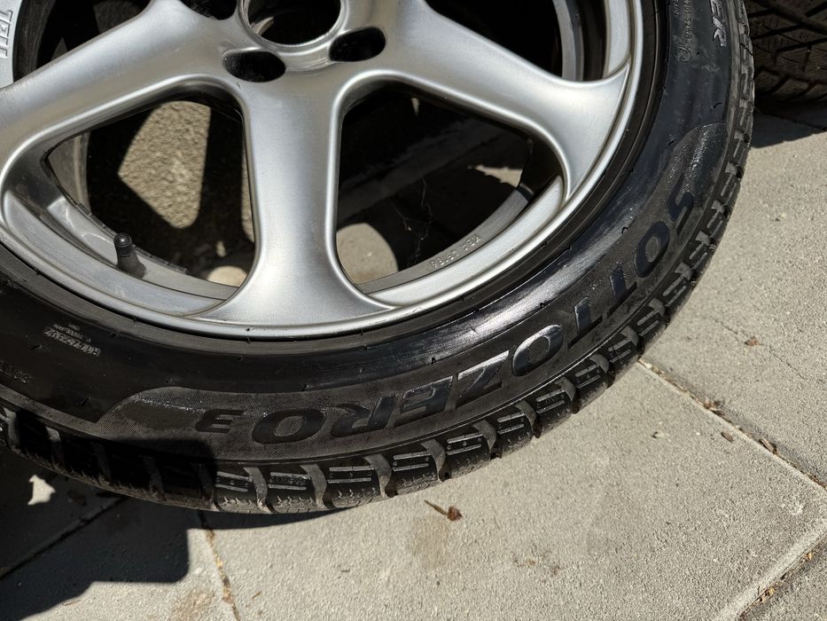 Джанти със зимни гуми 5х114,3 225/50/17 Pirelli sottozero 3