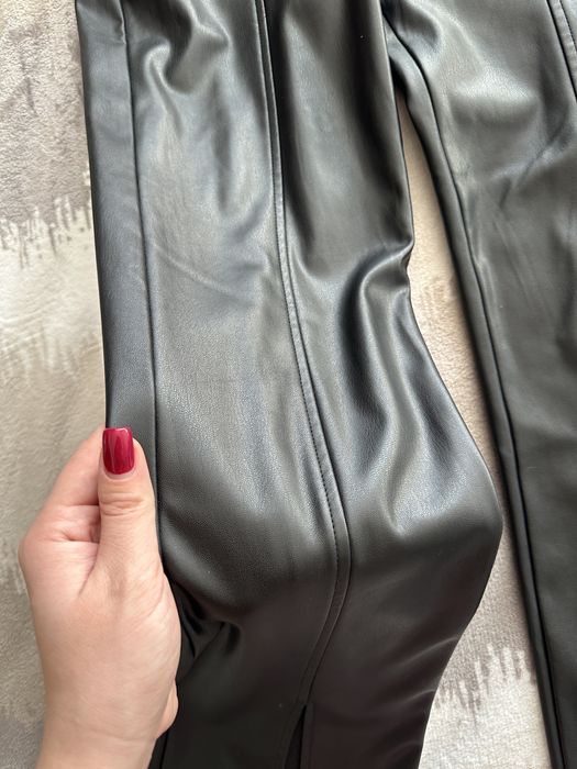 Кожен панталон с цепка