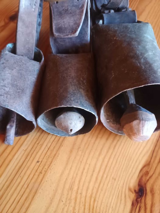 Хлопки, чанове, звънци