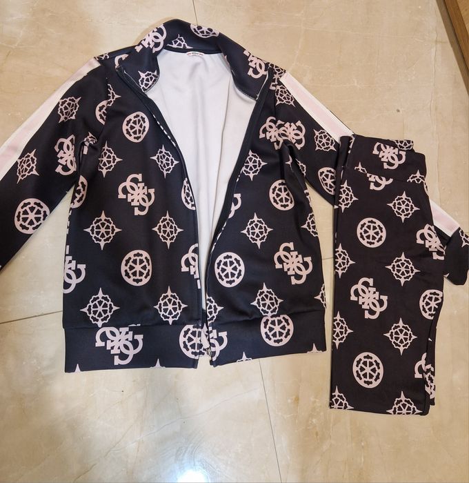 Дамски спортен екип guess