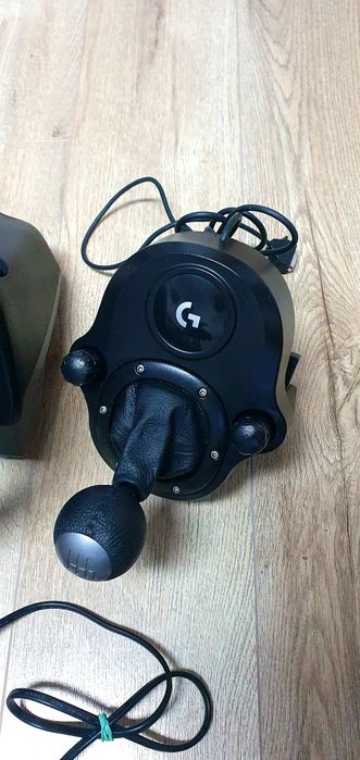 Gaming Volan Logitech G920 Volan+pedal+schimbător+adapter 

Funcționea