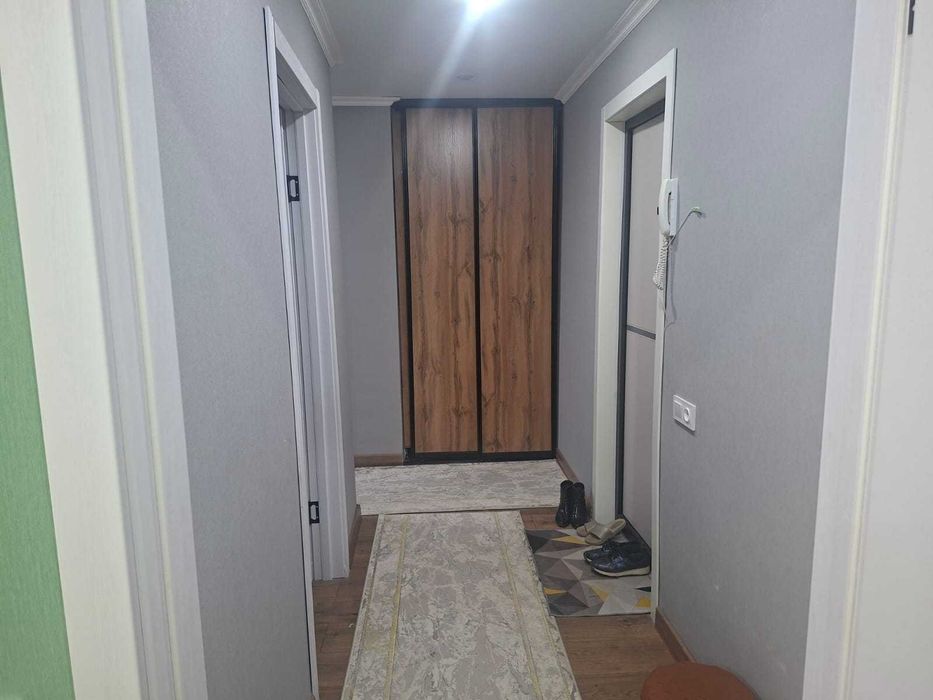 Сдам 2 ком квартиру в  районе к-тр Казахстан
