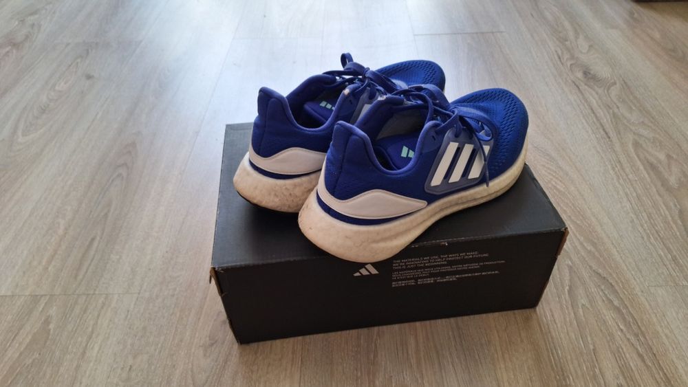 Кроссовки Adidas