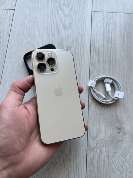 • Iphone 13  Pro • BATERIE 87% •