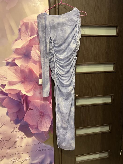 Рокля Zara с един ръкав