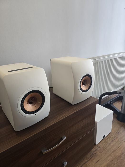 Vand boxe Kef LS50 II (standuri cadou) pachet audio top