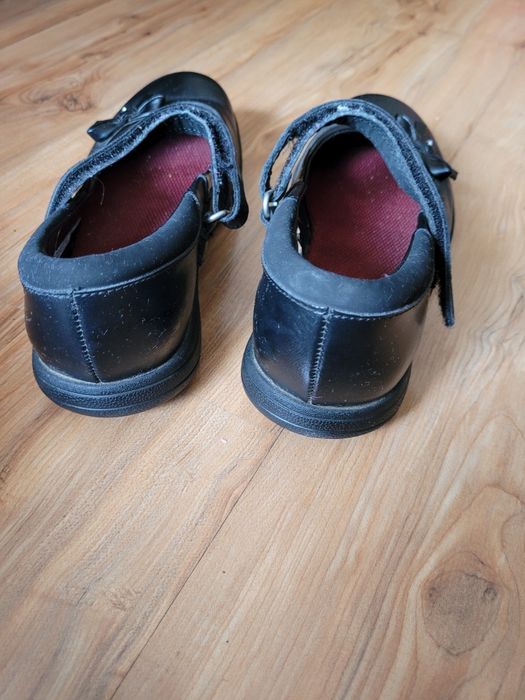 Обувки Clarks и GAP номер 32 и 33