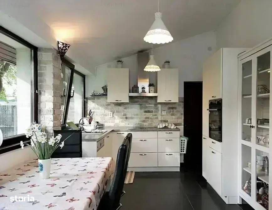 Vilă luminoasă cu 5 camere, curte 512 mp, Mogoșoaia