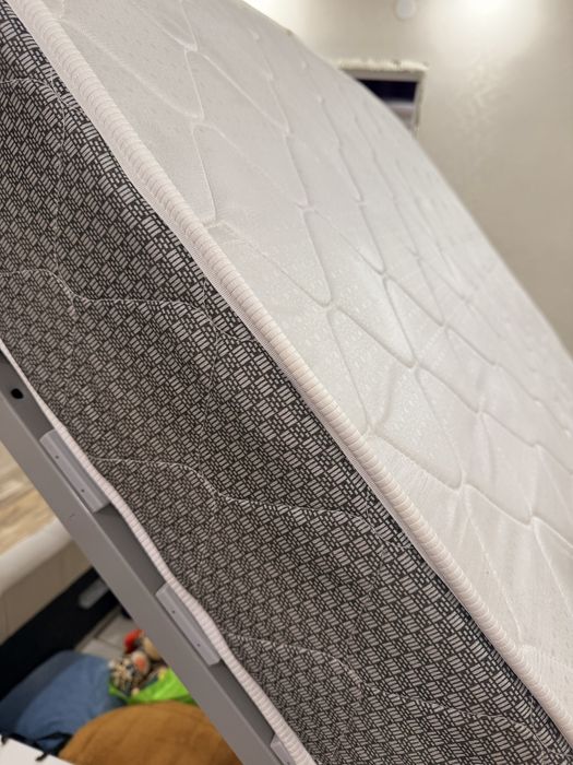 Продам матрас новый