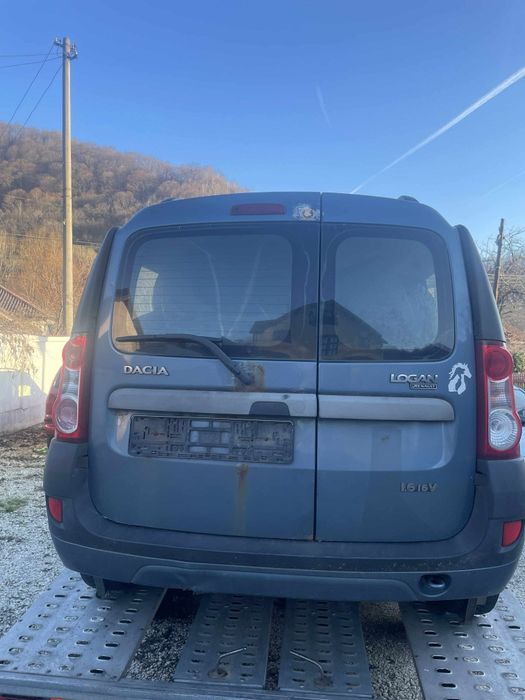 Vând Logan mcv 2008