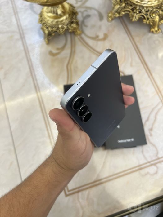 Samsung Galaxy S25 FE
