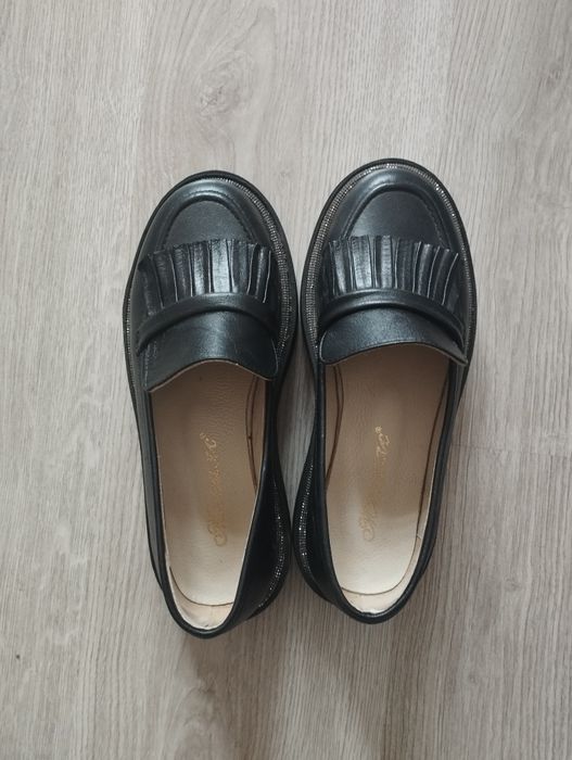 Обувки,камъни ,естествена кожа