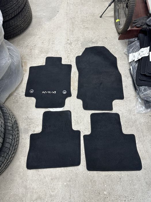 Родные коврики от RAV-4!