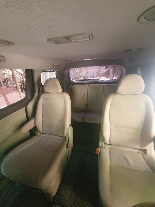 Kia carnival amerikanski sedona