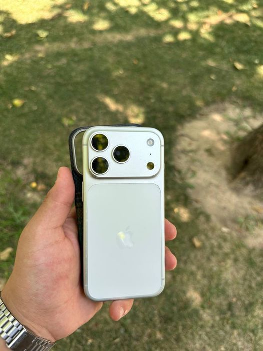 Iphone 17 pro silver