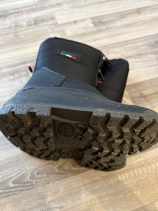 Vand Olang copii marimea 37/38 foarte putin folositi