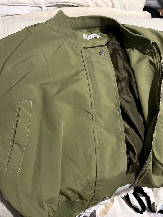 Бомбер                       .