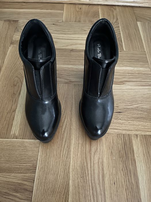 Боти на висок ток