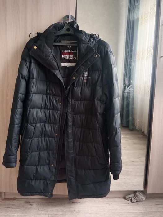 Продам зимние куртки
