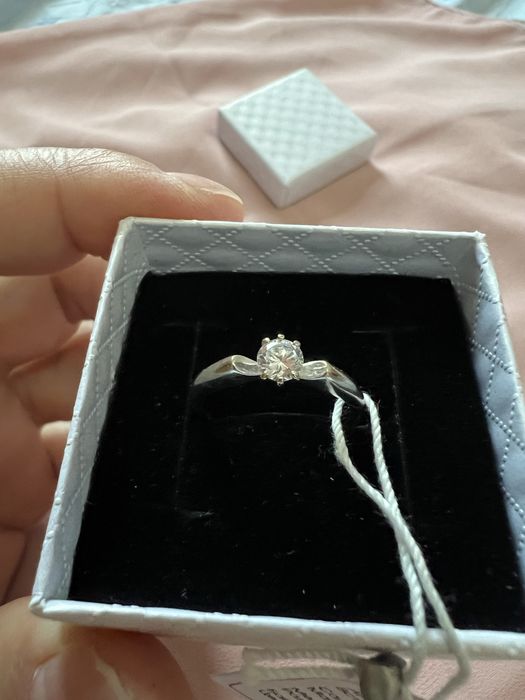 Кольцо из белого золото