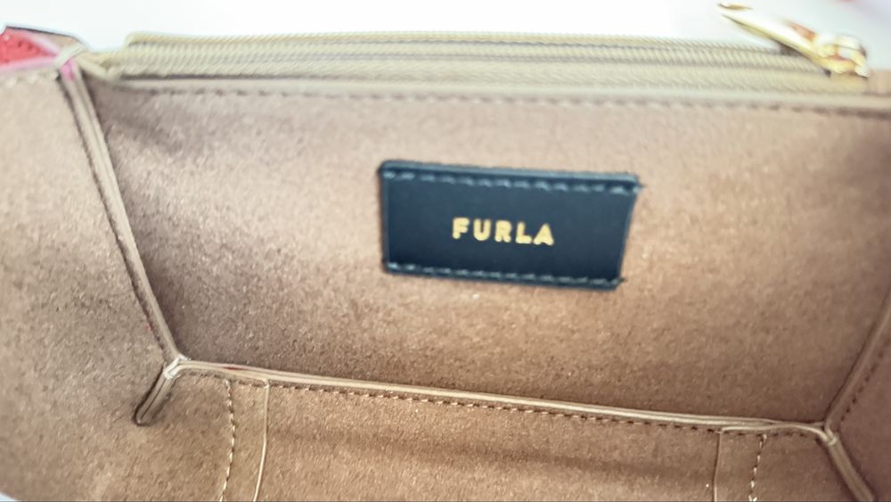 FURLA ECLISSE crossbody в три цвята. 100% оригинал със сериен номер,етикети, подаръчна торбичка, прахова торбичка,care instructions, всичко от до