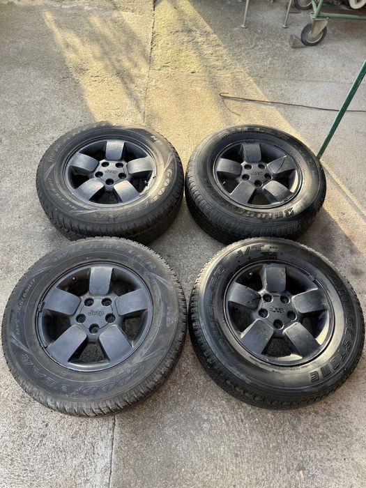 Джанти с гуми за Jeep 265/65/17 5x127