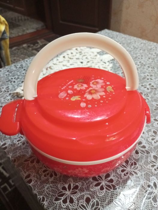 Термос пластмассовый