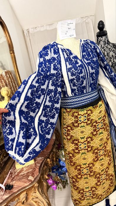 Costum popular vechi cusut manual zona muntenia