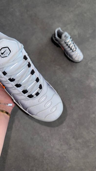 Nike Air max plus TN Wolf Grey Picante Red