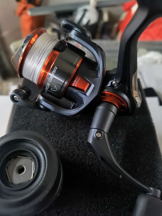 Спининг макара SG2 1000 FD