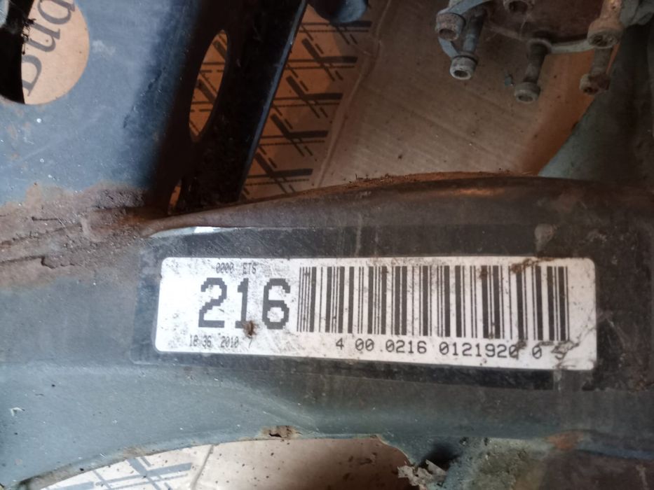 Продам запчасти на мерседес 210.