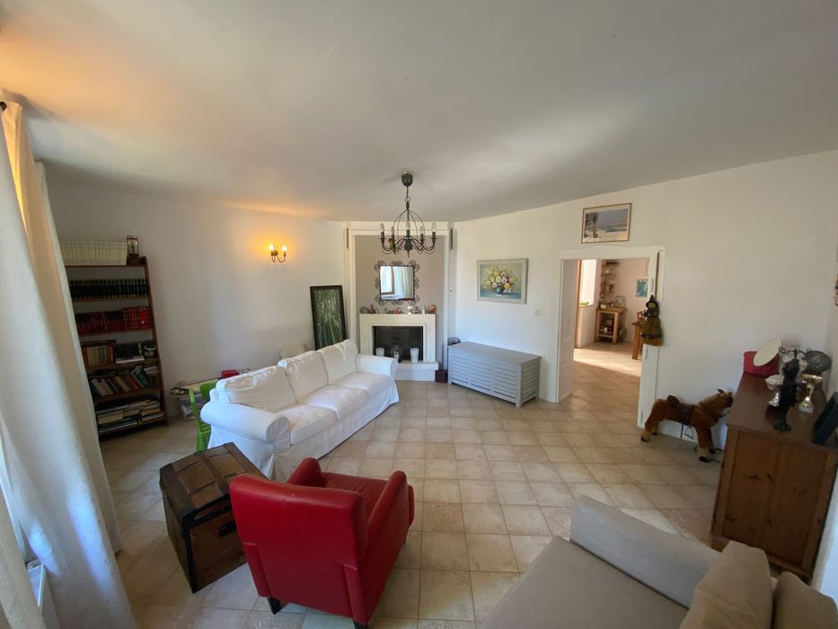 Casa individuală săsească, 1 nivel, spatiu atelier vitrina, centru