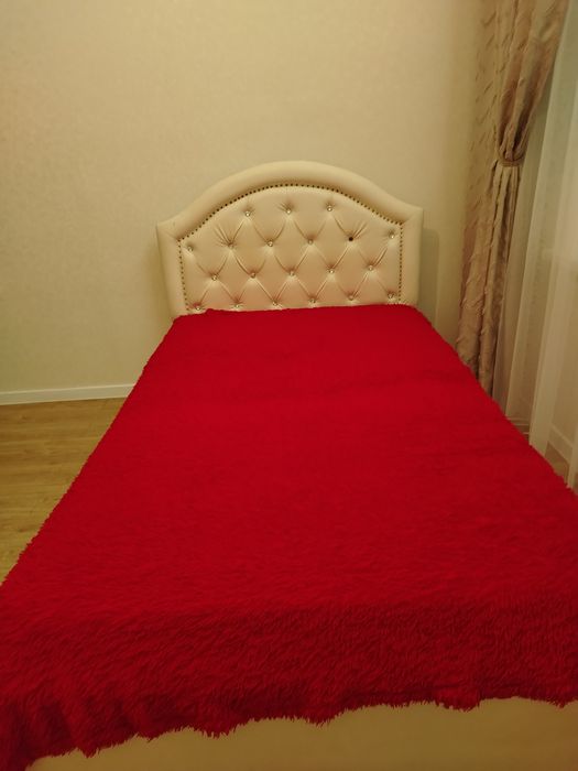 Кровать для спальни