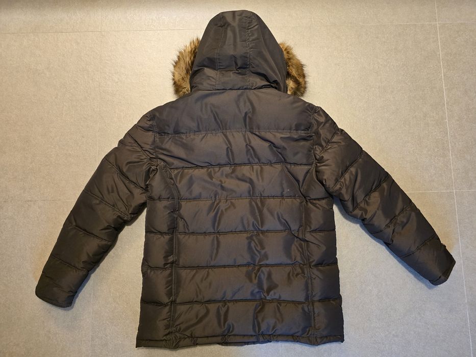 Geaca matlasata, cu gluga, pentru barbati.