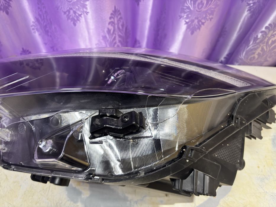 Продам фару elantra 2022