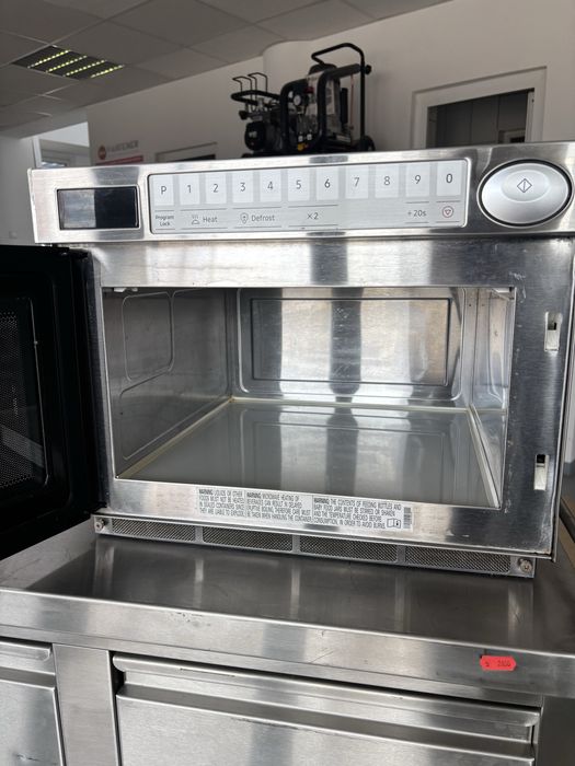 Cuptor microunde profesional