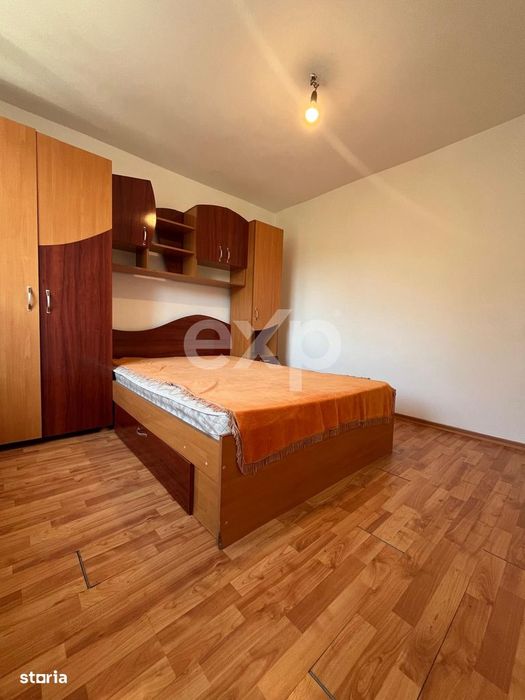 Vanzare 2 camere curat liber decomandat et 3 central Gaesti