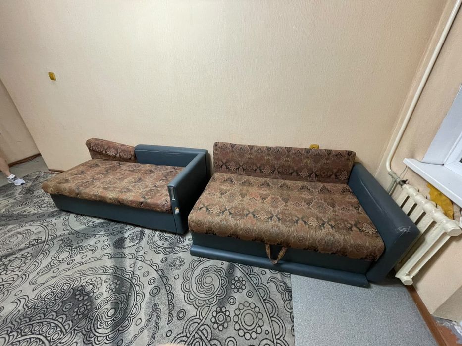Тахта 2шт и диван бесплатно