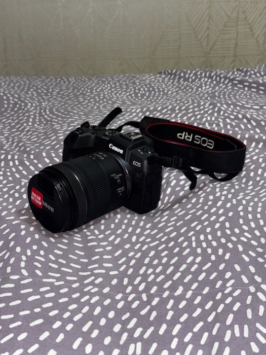 Камера  Canon Rp