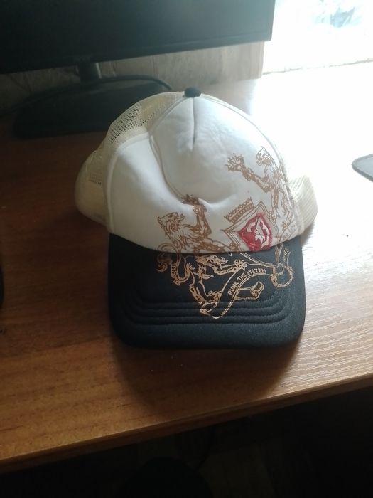 Продам 3 разные кепки