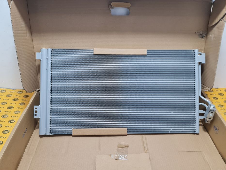 Radiator NOU ac aer condiționat Mercedes V a639 w639 Nissens 94674