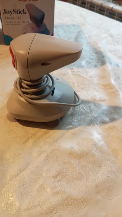 Ретро джойстик за компютър